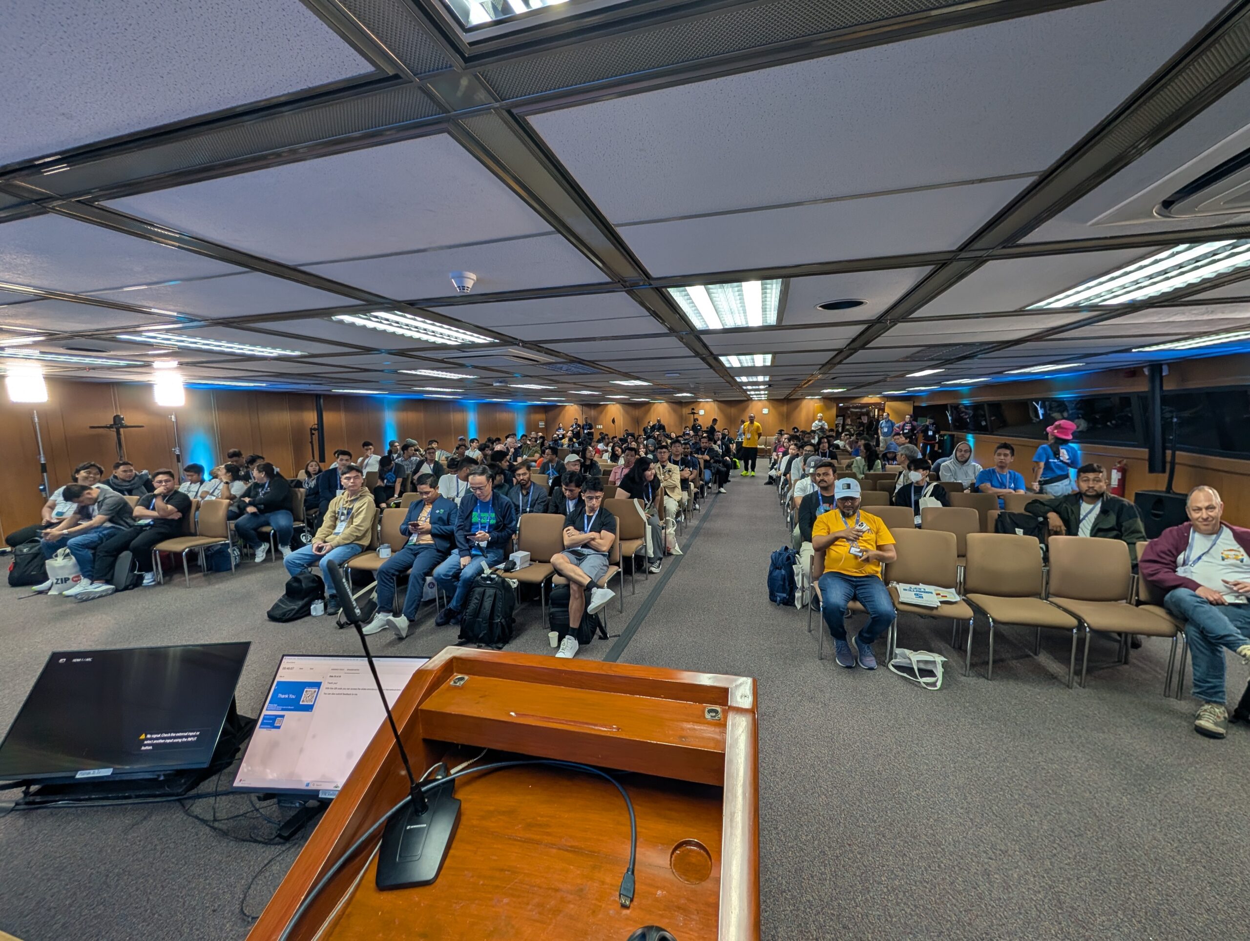 View of the audience at the end of my talk.